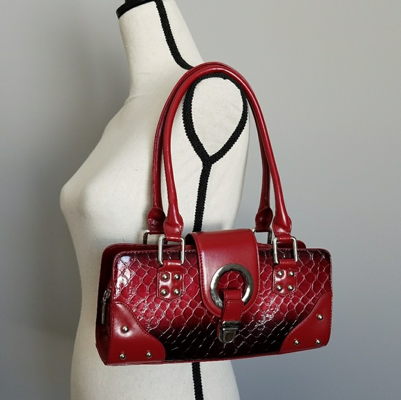 red alligator purse
